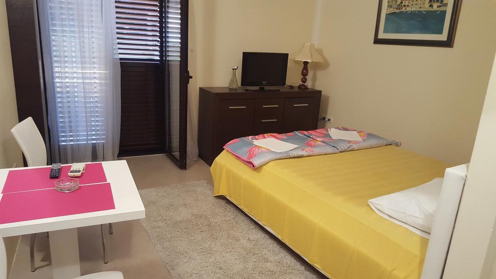 טיווט Apartments Grispolis מראה חיצוני תמונה